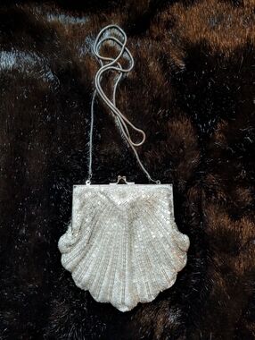 Vtg Scalloped Silver Beaded Shell Evening Bag - Women's Shoulder Purse